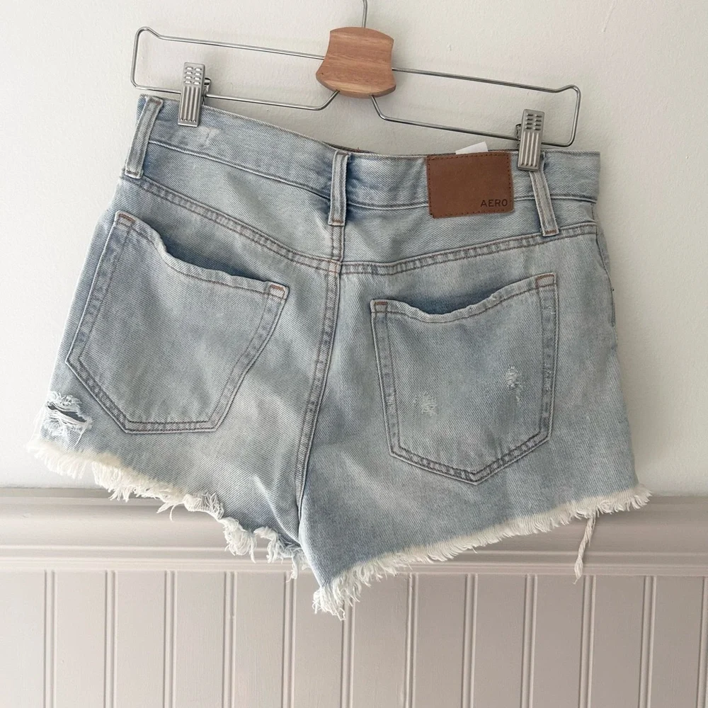 Aeropostale Women’s Size 4 Vintage High-Rise Jean Shorts Distressed Light Wash